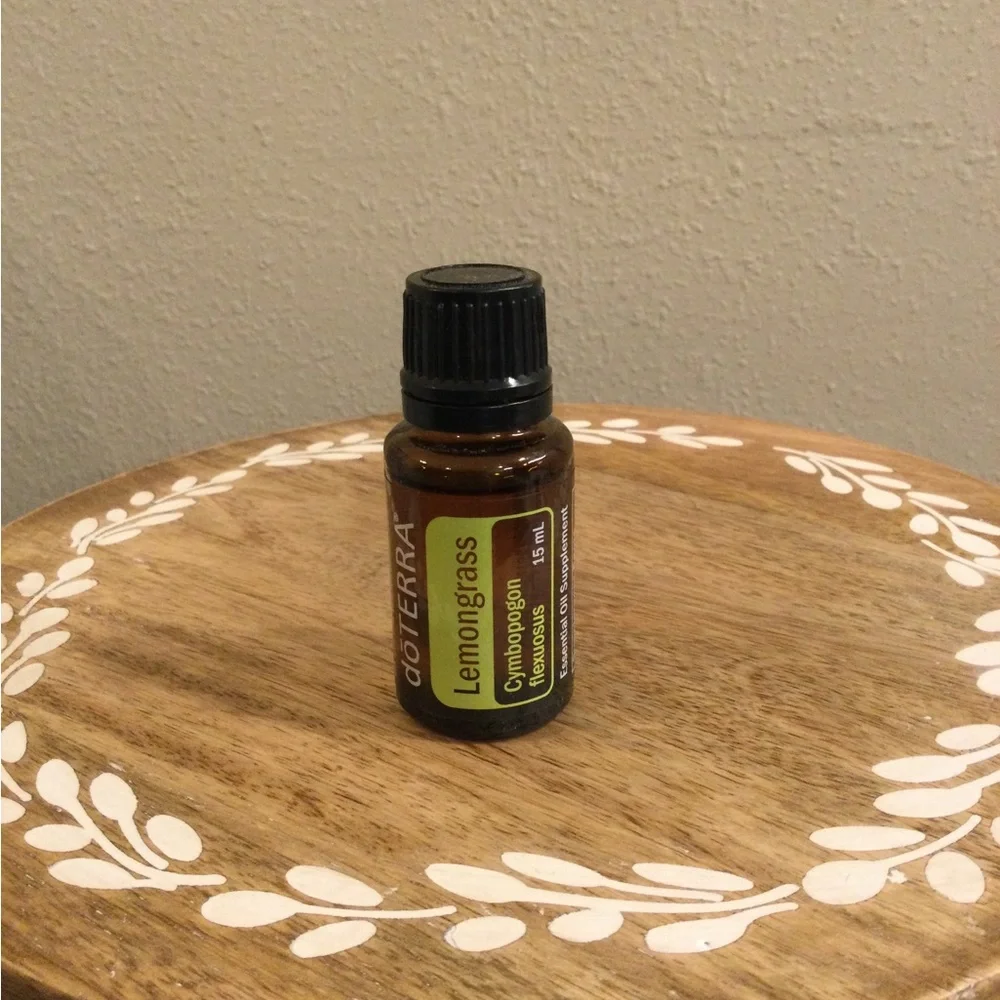 DoTERRA Lemongrass Essential Oil - Picture 2 of 4
